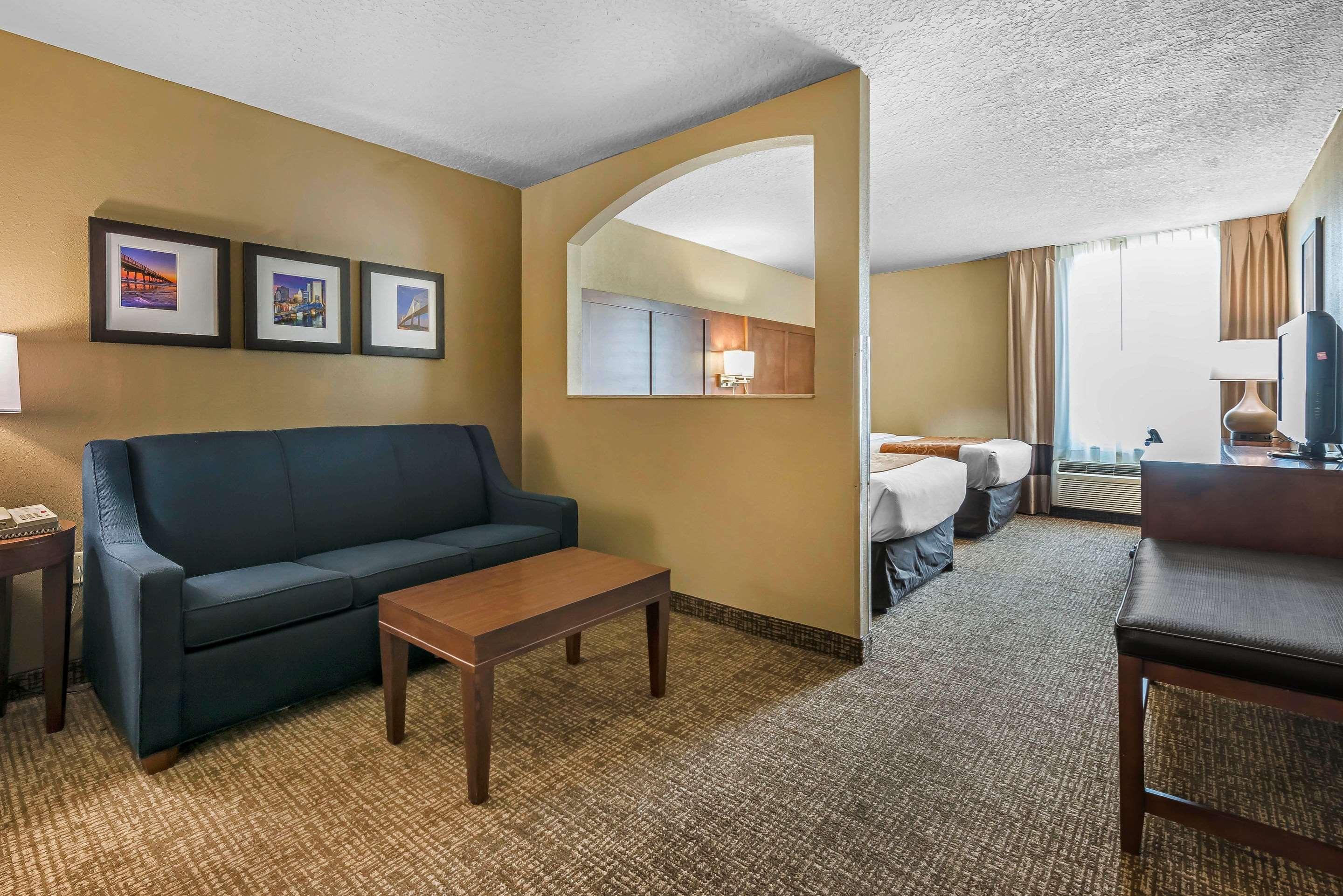 Comfort Suites Baymeadows Near Butler Blvd Джэксонвиль Экстерьер фото