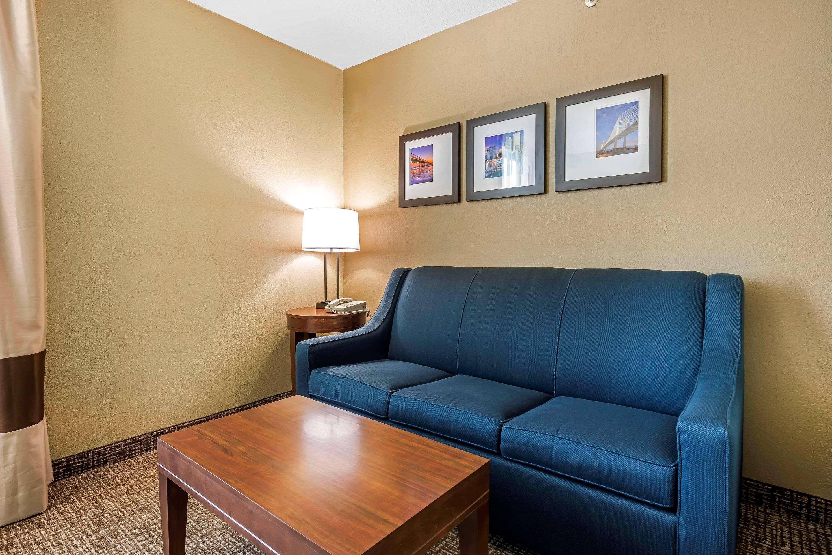 Comfort Suites Baymeadows Near Butler Blvd Джэксонвиль Экстерьер фото