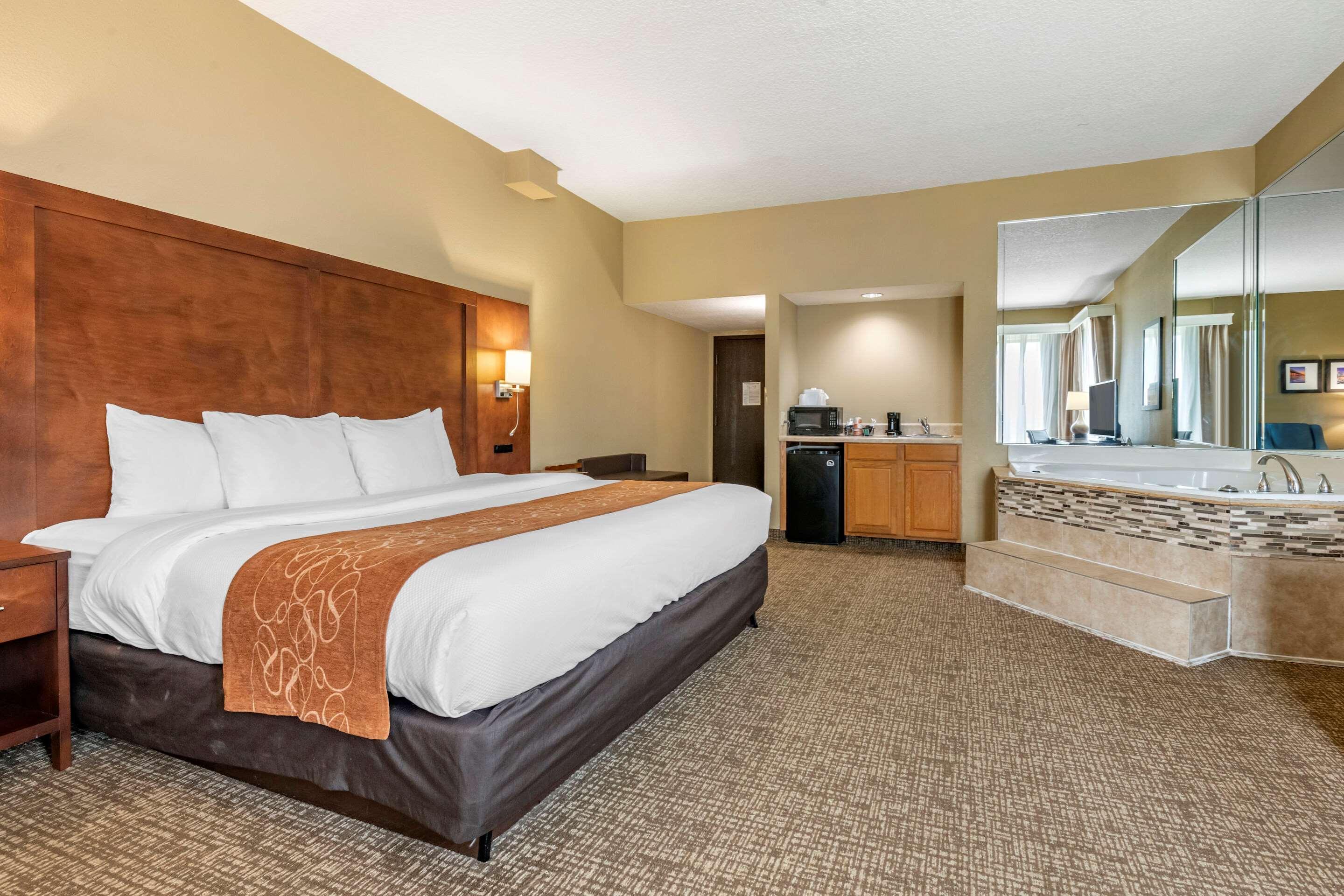 Comfort Suites Baymeadows Near Butler Blvd Джэксонвиль Экстерьер фото