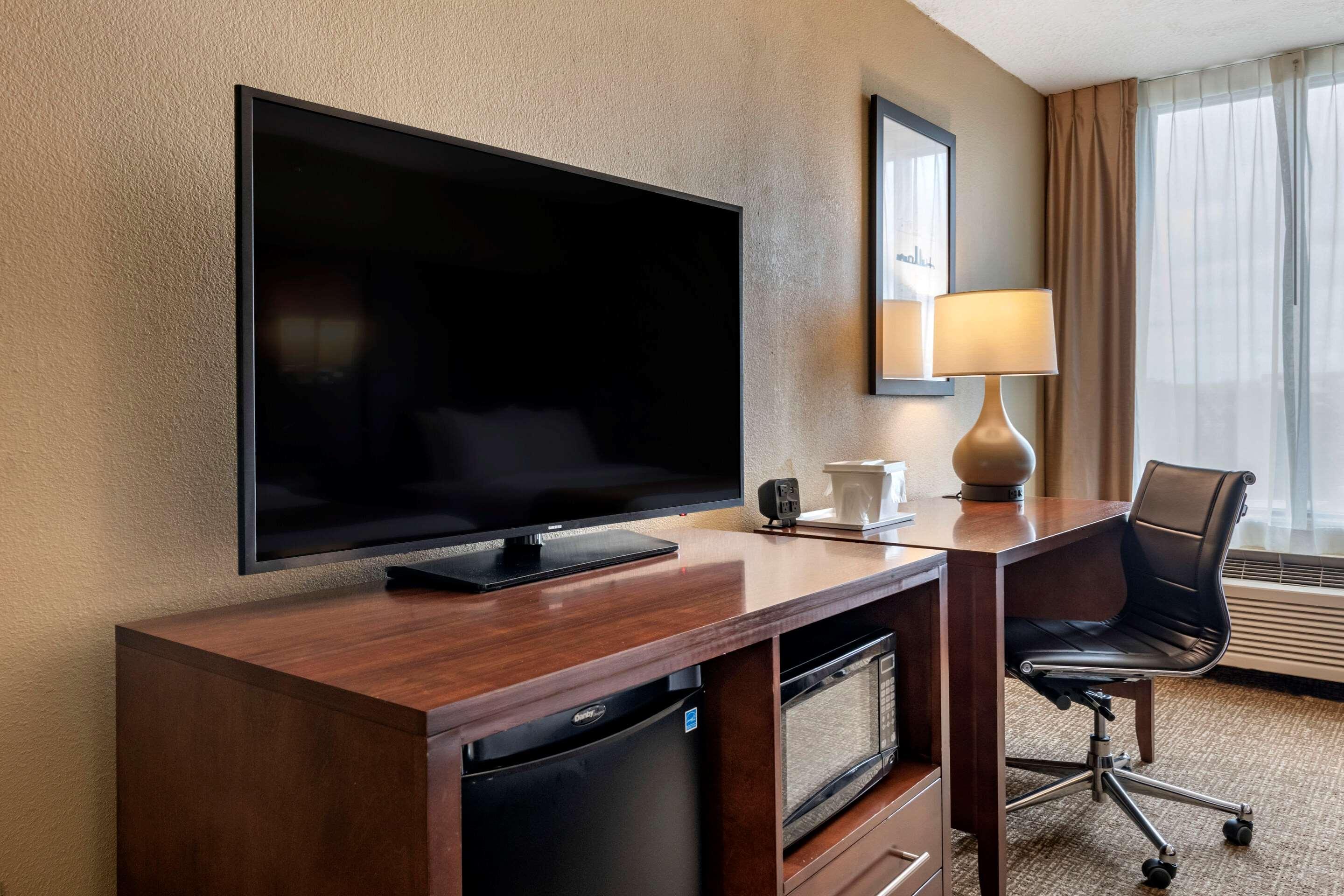 Comfort Suites Baymeadows Near Butler Blvd Джэксонвиль Экстерьер фото
