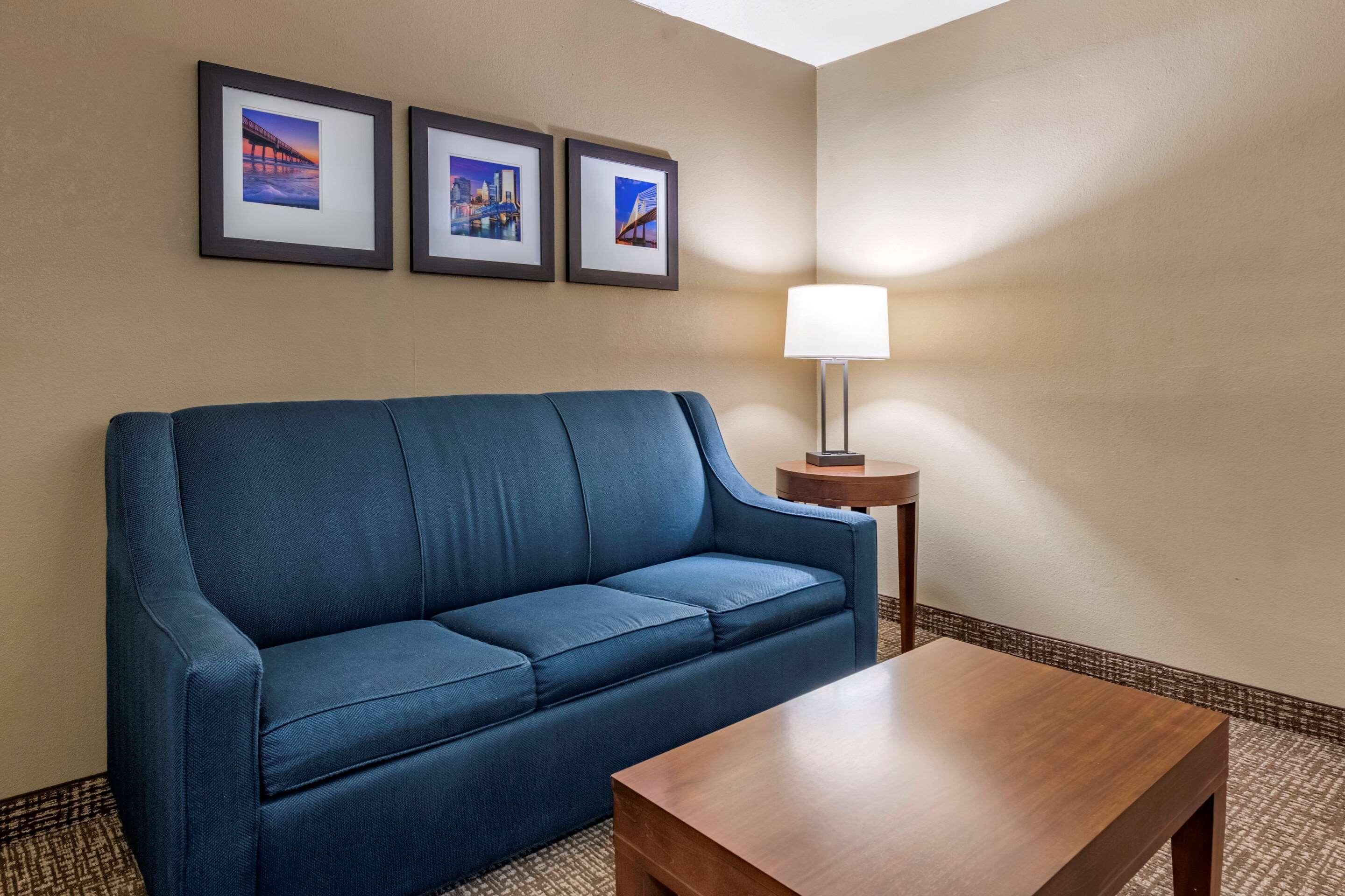 Comfort Suites Baymeadows Near Butler Blvd Джэксонвиль Экстерьер фото