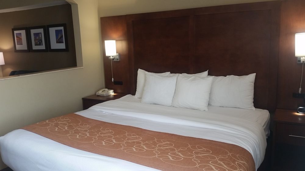 Comfort Suites Baymeadows Near Butler Blvd Джэксонвиль Экстерьер фото