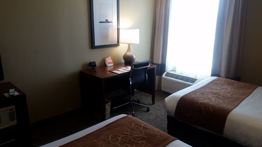 Comfort Suites Baymeadows Near Butler Blvd Джэксонвиль Экстерьер фото